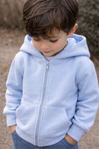 CAMPERA CANGURO CON CAPUCHA FRISADA CELESTE