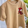 REMERA OVERSIZE SPIDEY BEIGE