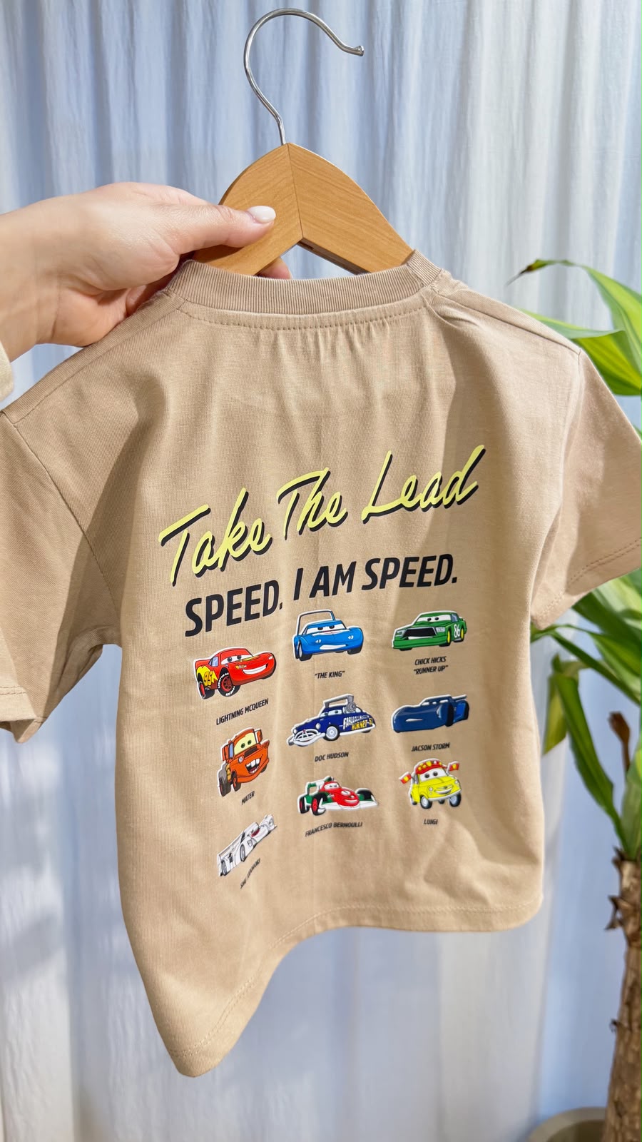 REMERA OVERSIZE CARS BEIGE - Imagen 2
