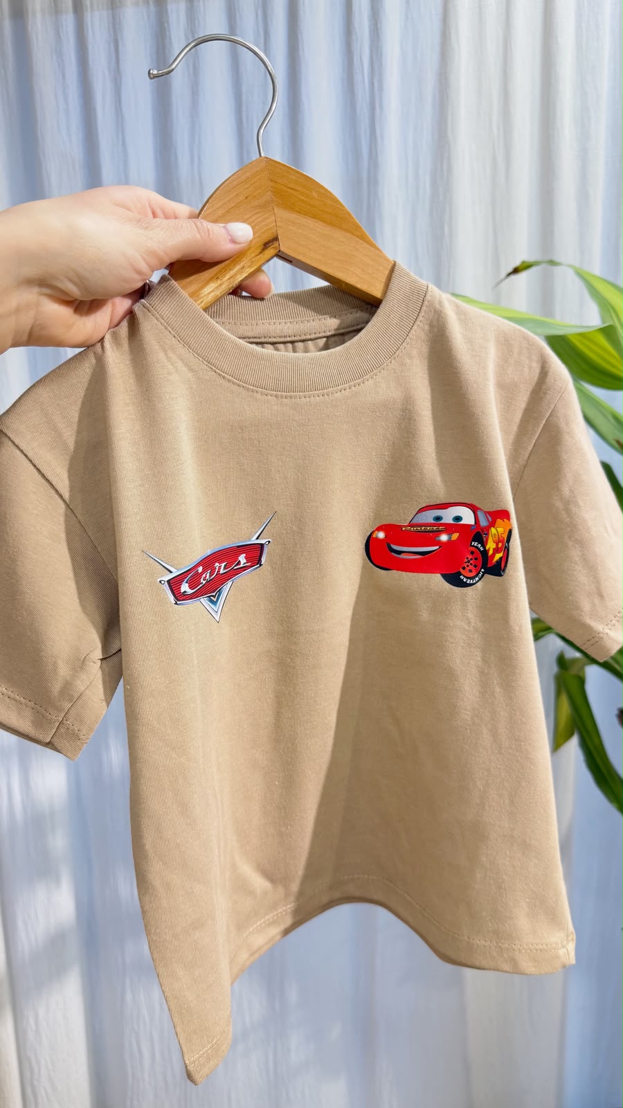 REMERA OVERSIZE CARS BEIGE